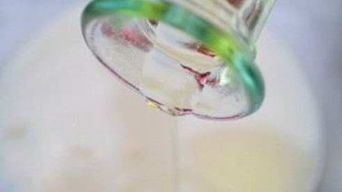 пицца с грибамии и колбасой