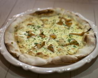 Пицца с лисичками