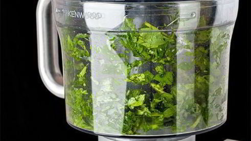 пицца с руколой и креветками