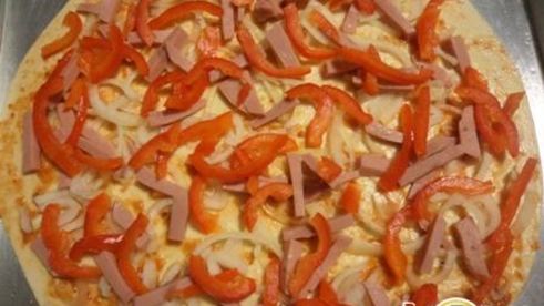 пицца с ветчиной и болгарским перцем