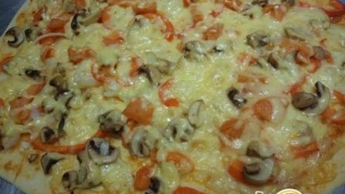 пицца с ветчиной и болгарским перцем