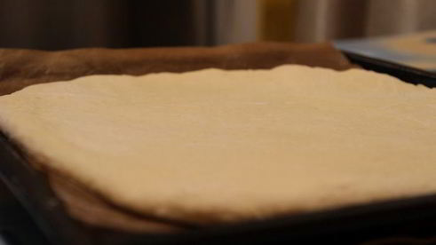 пицца с ветчиной, перцем и творожным сыром