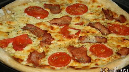 пицца с вяленым свиным окороком