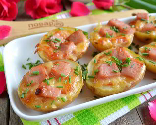 Пицца в картофельных лодочках