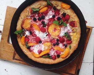 Сладкая пицца