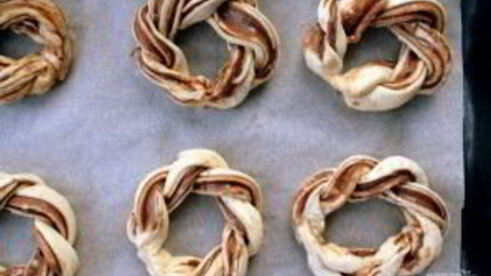 крученые пончики с нутеллой