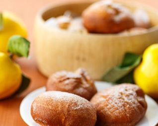 Пончики с начинкой из айвы