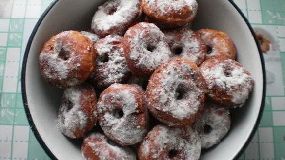 Рецепт Пончиков с сахарной пудрой