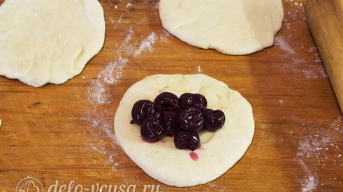 пончики с вишней