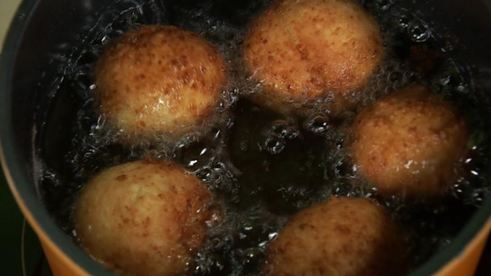 творожные пончики с апельсиновым соусом