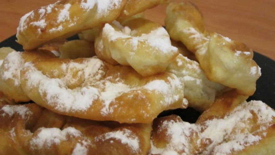 Рецепт пышного хвороста на кефире