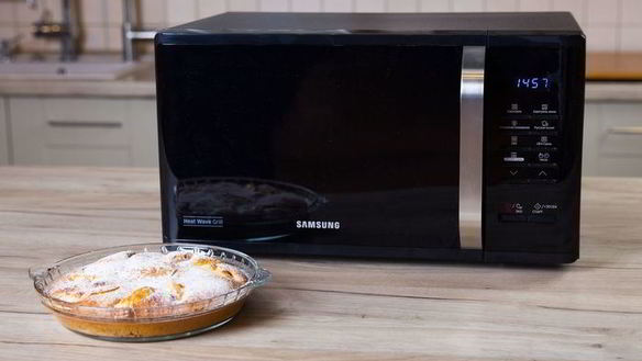 Рецепт Ароматной шарлотки в микроволновке Samsung