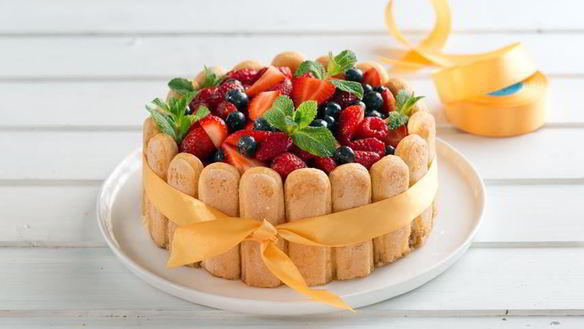 Рецепт Изысканной шарлотки с манго и заварным кремом