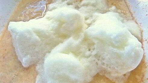 хлебная шарлотка яблочно-ягодная