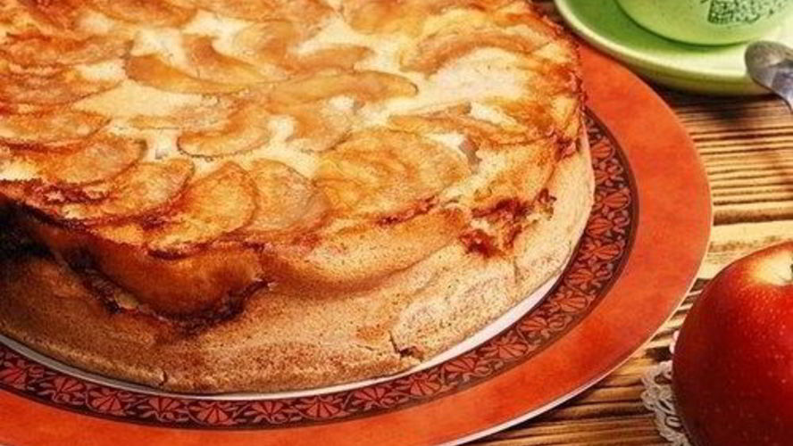 Рецепт классической домашней шарлотки с яблоками