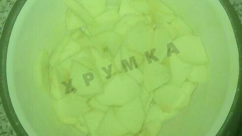 пирог с яблоками шарлотка