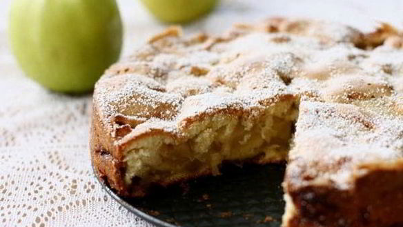 Рецепт Простой шарлотки с яблоком в духовке