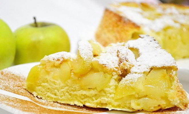 Шарлотка на молоке