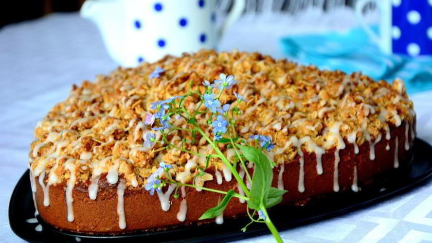 Рецепт шарлотки на простокваше со сливочной крошкой