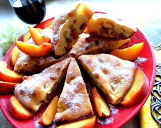 Шарлотка с нектаринами