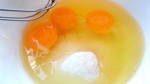 шарлотка с нектаринами