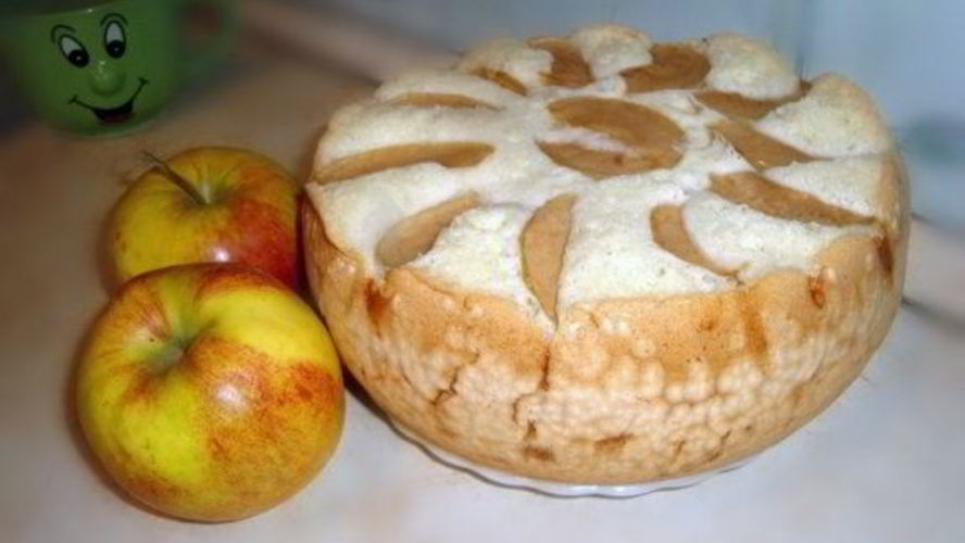 Рецепт шарлотки с творогом в мультиварке