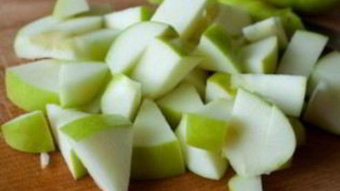 шарлотка с яблоками и абрикосами