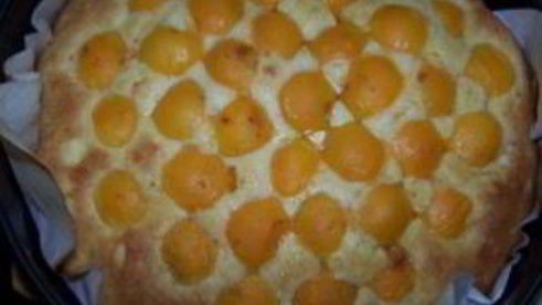 шарлотка с яблоками и абрикосами