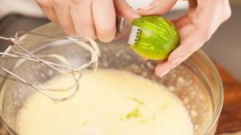 шарлотка с яблоками и лимоном