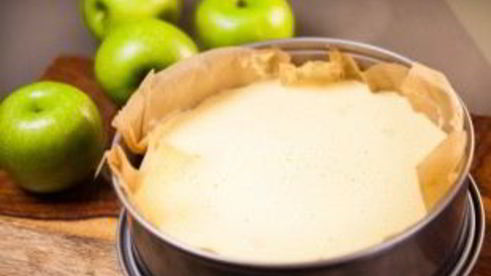 шарлотка с яблоками и лимоном