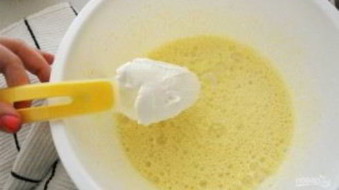 шарлотка с яблоком