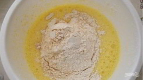 шарлотка с яблоком