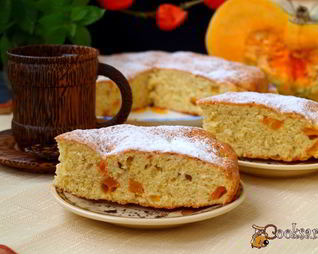 Шарлотка с запеченной тыквой