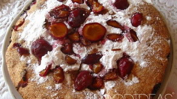 Рецепт Шарлотки со сливами