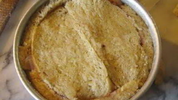 Рецепт Яблочной шарлотки из хлеба в чудо-печке