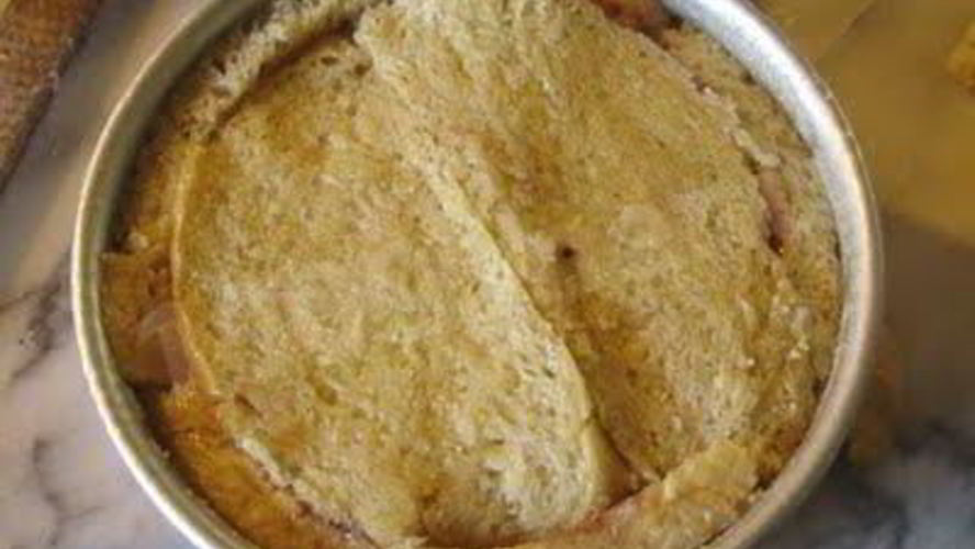 Рецепт яблочной шарлотки из хлеба в чудо-печке