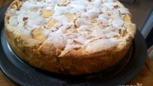 яблочная шарлотка