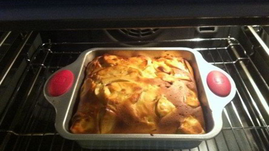 Рецепт яблочно-грушевой шарлотки