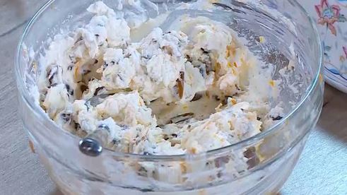 быстрый штрудель с финиками и орехами