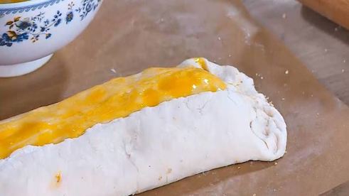 быстрый штрудель с финиками и орехами