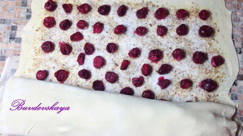 ленивый штрудель с вишней и орехами