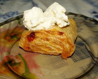 Штрудель из лаваша с яблоками