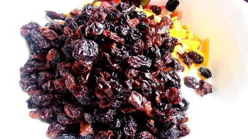 штрудель из ревеня и изюма