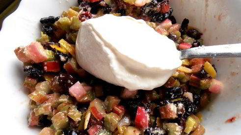 штрудель из ревеня и изюма