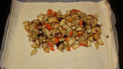 штрудель с дикими грушами, морковью и корицей