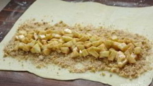 штрудель с яблоками и корицей