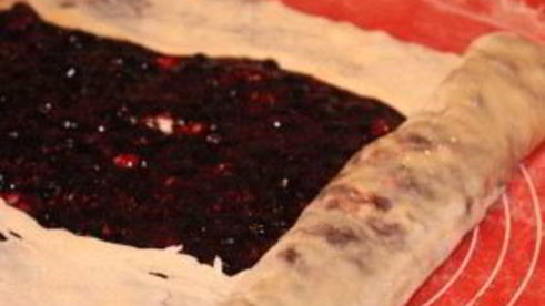 штрудель со смородиной