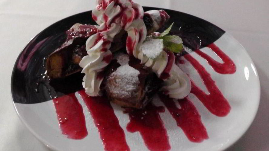 Рецепт штруделя со взбитыми сливками и айвой