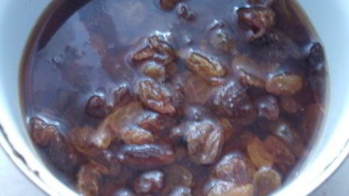 яблочный штрудель с изюмом и карамельной крошкой