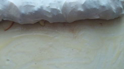 яблочный штрудель с изюмом и карамельной крошкой